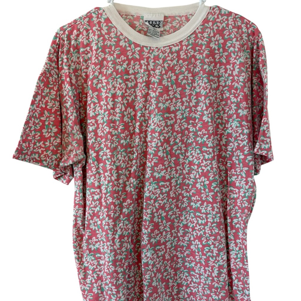 90s Coral Pink and mint green Floral Short Sleeve Tee